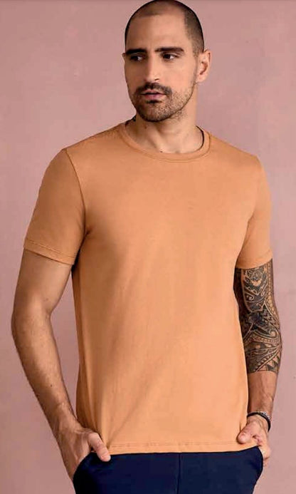 Camiseta Kohmar Masculina em Meia Malha - Básica, Confortável e Versátil